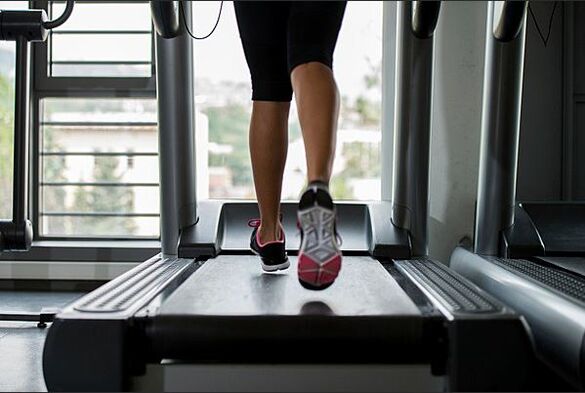 Courir sur un tapis roulant