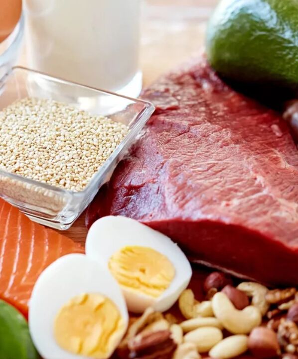 Le régime alimentaire du tableau 4 de la gastrite implique l'utilisation d'œufs et de viande maigre
