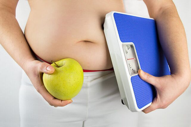 Se préparer à perdre du poids implique de se peser et de réduire les calories quotidiennes. 